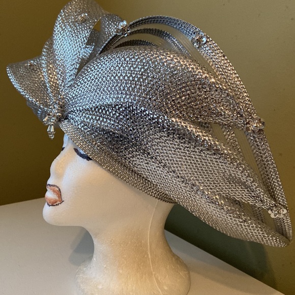 Fabulous David M Metallic Silver Church Dress Hat - Picture 2 of 11